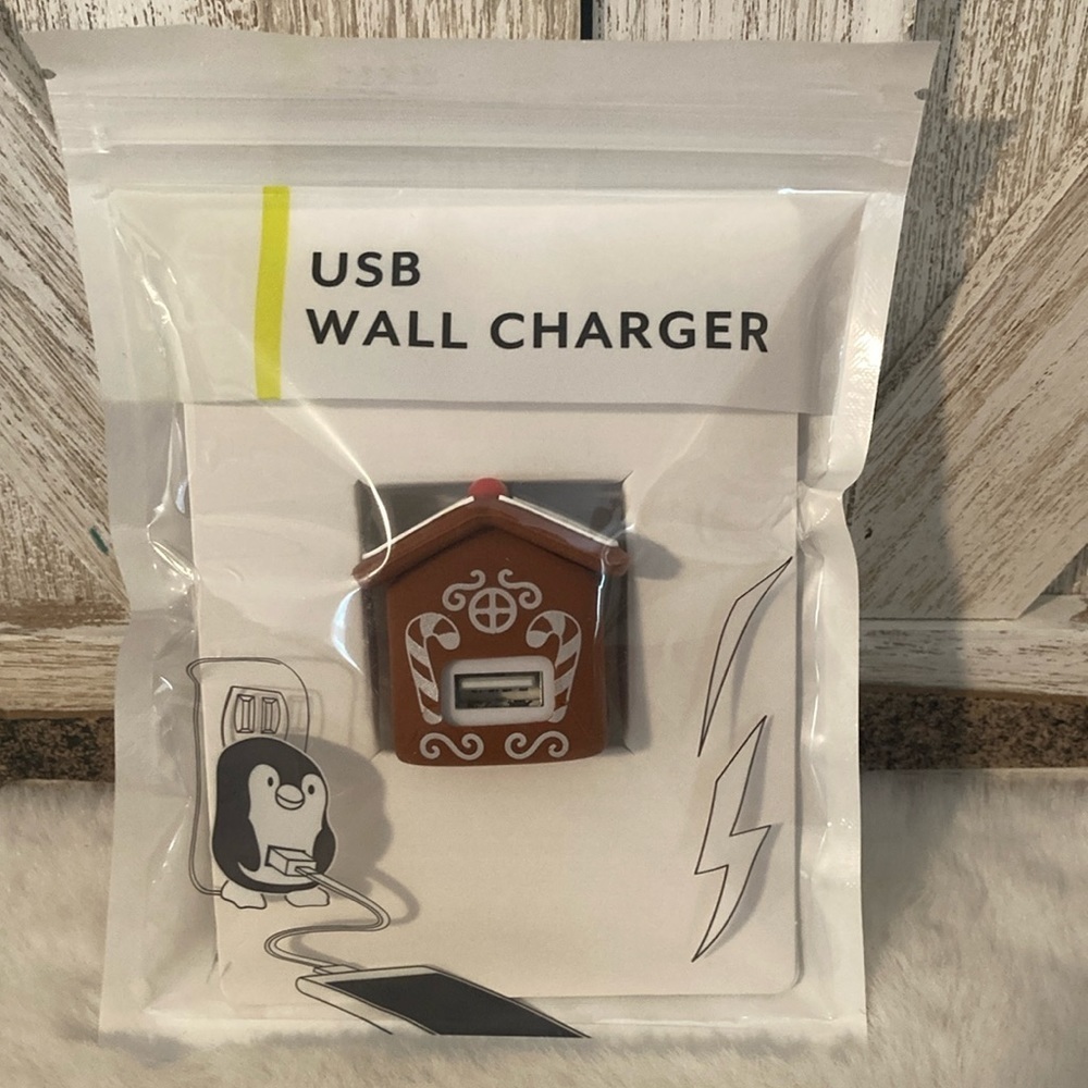 Target BP 2022 Gingerbread House USB Wall Charger